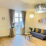 Aday - The Swanky 아파트 *