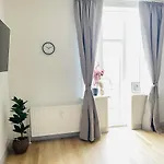 Aday - The Swanky 아파트 *
